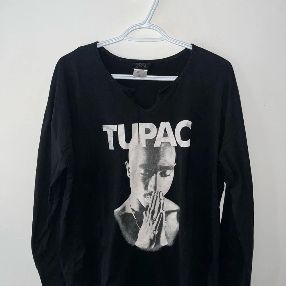 Tupac Praying Hands Black Graphic Long Sleeve Tee - Picture 1 of 4